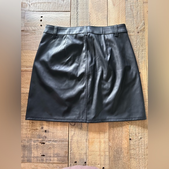 NWOT Wild Fable Faux Leather Skirt - Picture 2 of 3